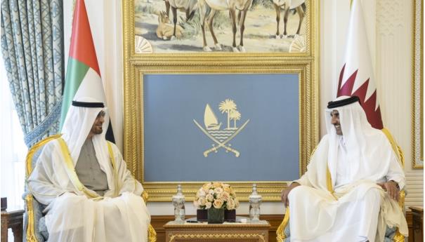 رئيس الإمارات وأمير قطر يبحثان العلاقات الأخوية
