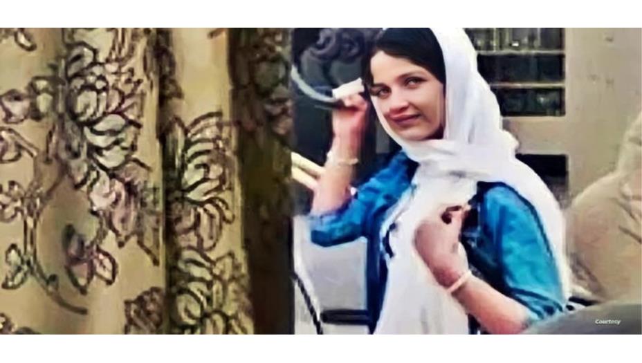 ضرب حتى الموت.. وفاة الإيرانية بناهي بعدما رفضت الغناء للنظام