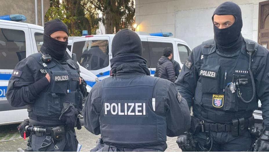 الشرطة الألمانية تفتش جمعية موالية لـ