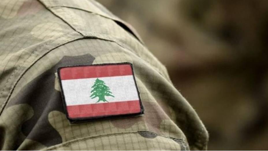فرنسا تضغط على لبنان لمنع الفراغ العسكري
