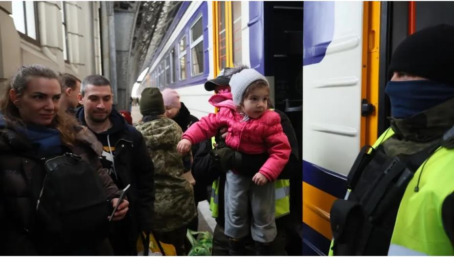 هكذا توزع 3.5 مليون لاجئ أوكراني بدول الجوار