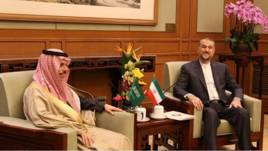 وزيرا خارجية السعودية وإيران يجتمعان في الصين