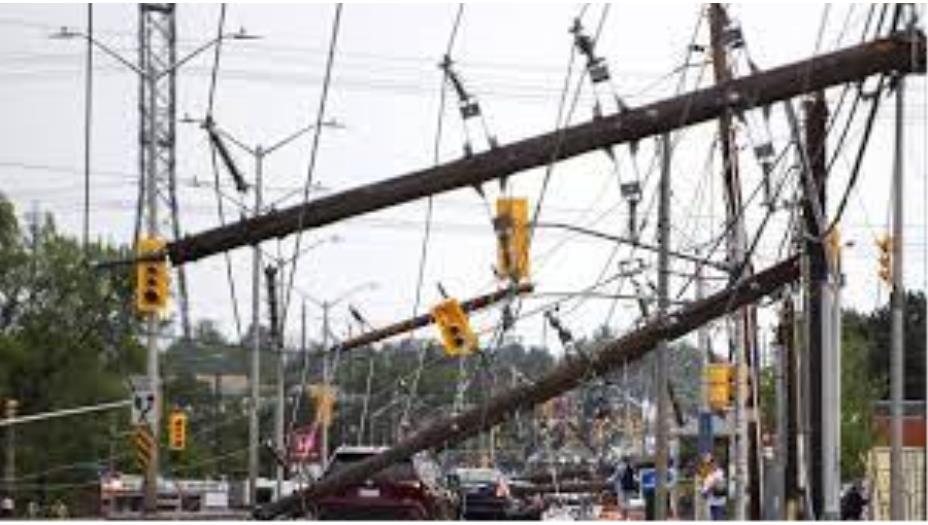 4 قتلى وانقطاع الكهرباء عن 900 ألف منزل جراء عواصف في كندا