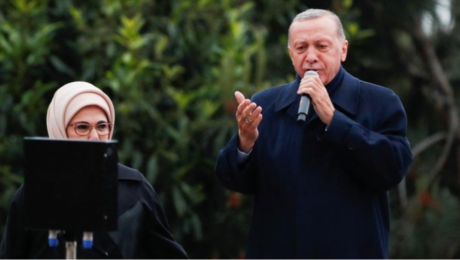 أردوغان يفوز بولاية ثالثة.. سننحي الخلافات وسنتحد على القيم