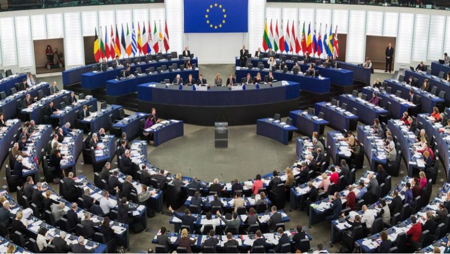 البرلمان الأوروبي في قرار مشبوه: دعم بقاء النازحين السوريين في لبنان!
