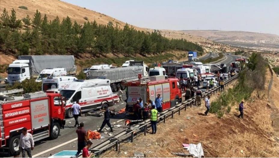 مقتل 12 وإصابة 19 في حادث سير في تركيا