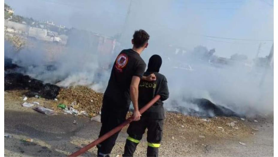 إخماد حريق في كروم عرب العكارية