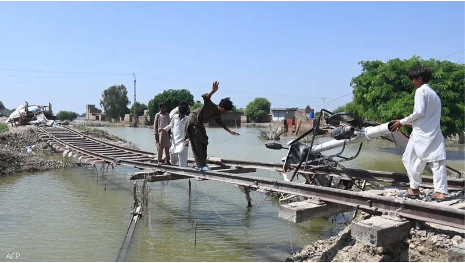 فيضانات باكستان.. إسلام آباد تنشد